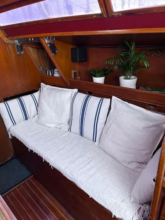 Botel Dejate Acunar Por Nuesto Velero Hotel Sitges